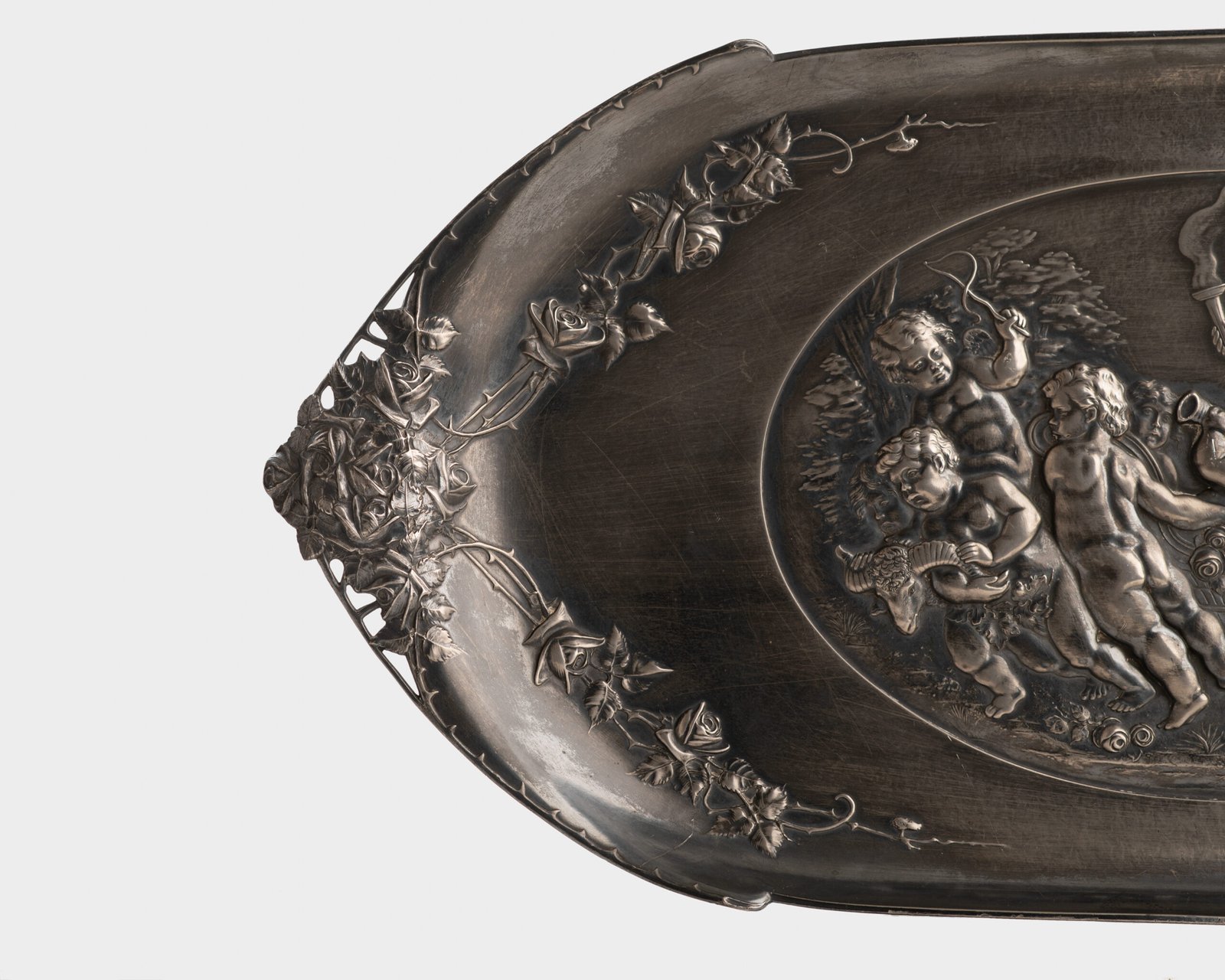 Art Nouveau large WMF tray with "Puttis"