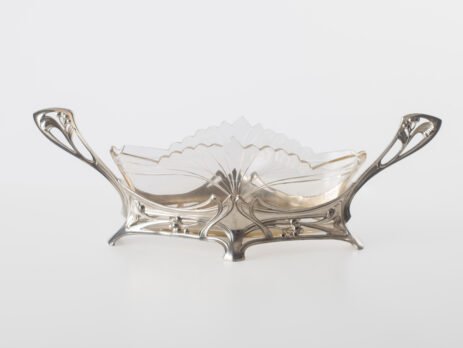 WMF silver plated centerpiece with glass insert, 1900. This centerpiece is a classic example of the Art Nouveau style. Manufactured by the prestigious German firm WMF circa 1900, it is a testament to the design of the period.