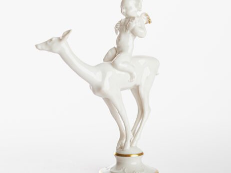 Karl Tutter 'Puto Auf Reh' Porcelain figurine 1920's High quality white enameled porcelain figurine with golden details, made by the prestigious artist Karl Tutter for the famous firm Hutschenreuther.