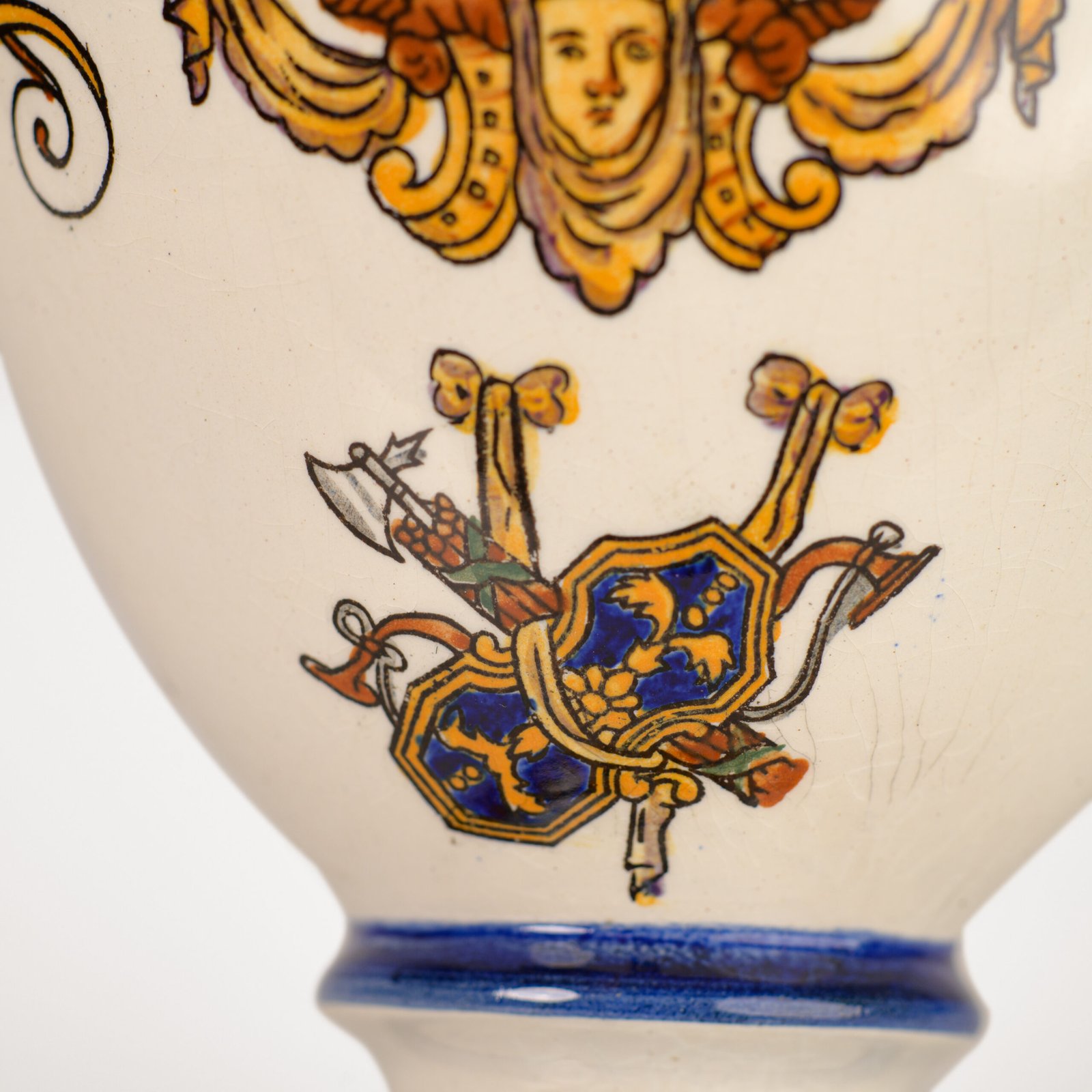 Gien faience vase, late 19th century, Renaissance decoration. Beautiful ceramic vase from the prestigious faiencerie Gien, France. Hand painted, it features a circa 1880 motif inspired by the Italian Renaissance.