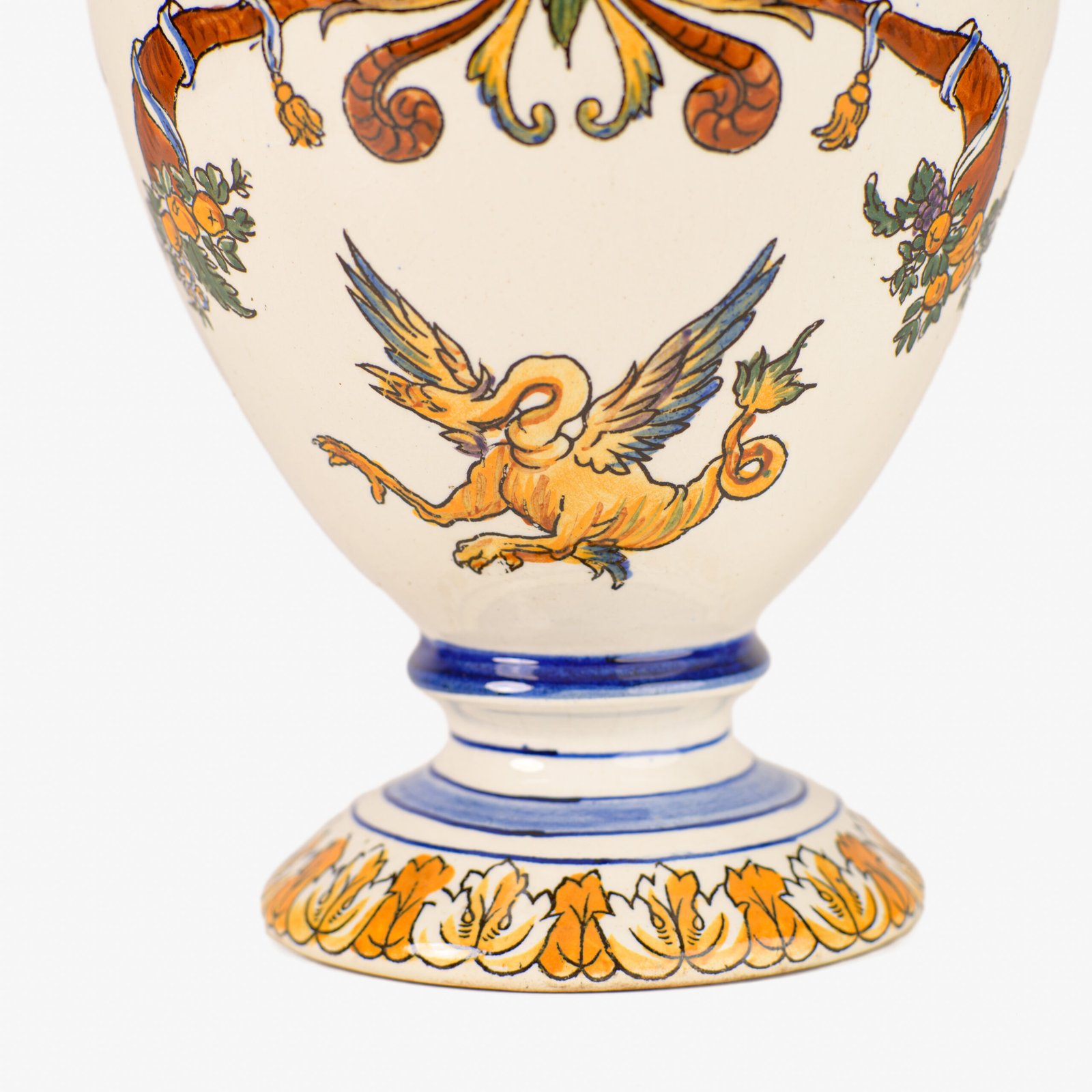 Gien faience vase, late 19th century, Renaissance decoration. Beautiful ceramic vase from the prestigious faiencerie Gien, France. Hand painted, it features a circa 1880 motif inspired by the Italian Renaissance.