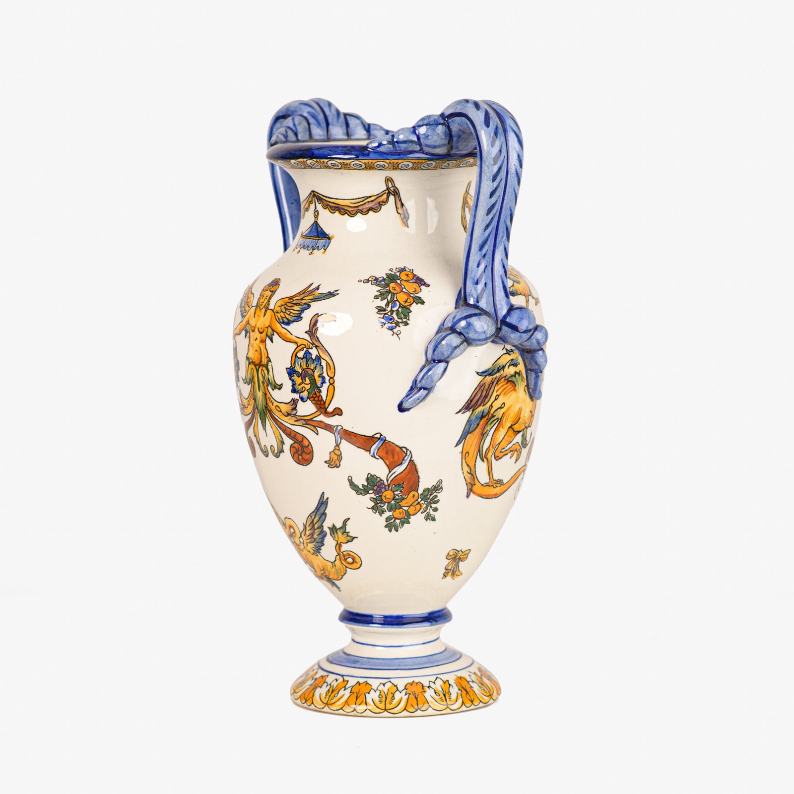 Gien faience vase, late 19th century, Renaissance decoration. Beautiful ceramic vase from the prestigious faiencerie Gien, France. Hand painted, it features a circa 1880 motif inspired by the Italian Renaissance.