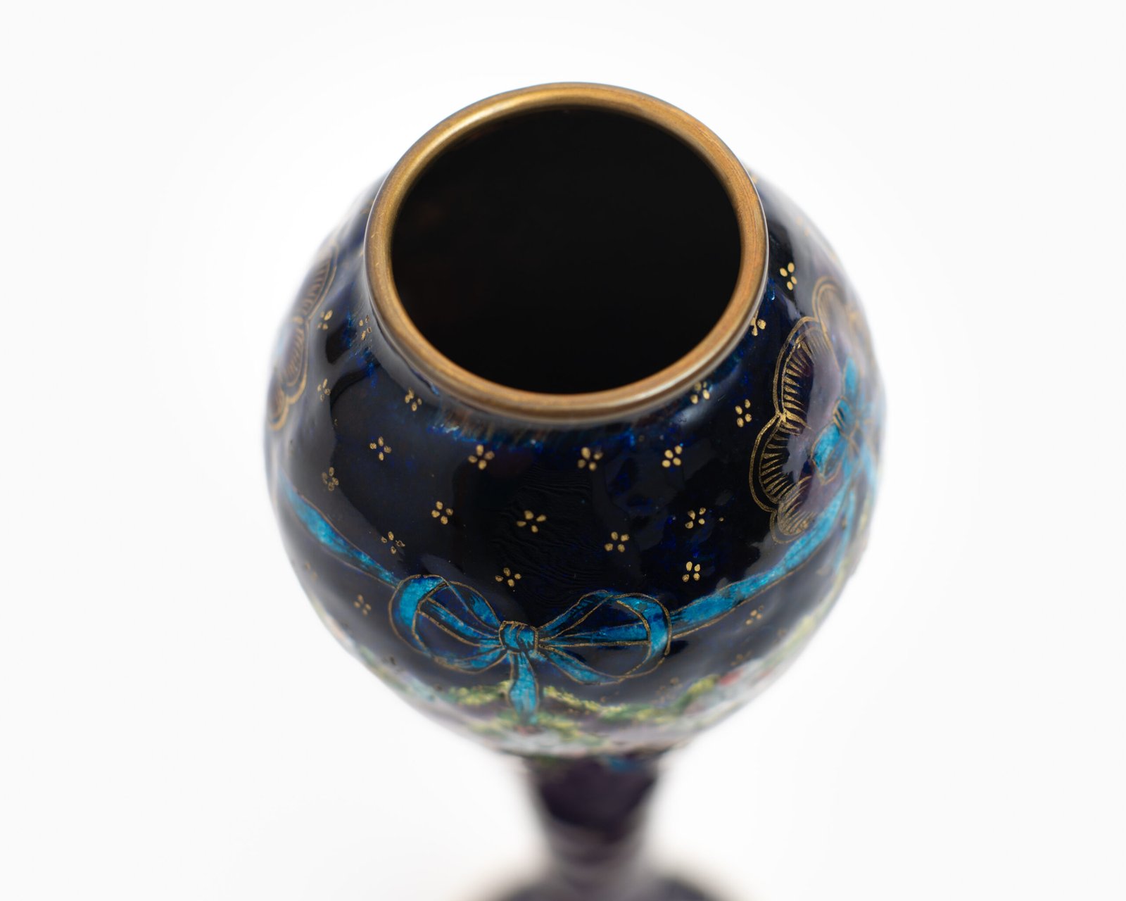 Art Nouveau enamel floral vase - Jules Sarlandie, Limoges Created by the talented Jules Sarlandie for Limoges, this piece impresses with its exquisiteness and fine details. Signed on the edge of the foot.