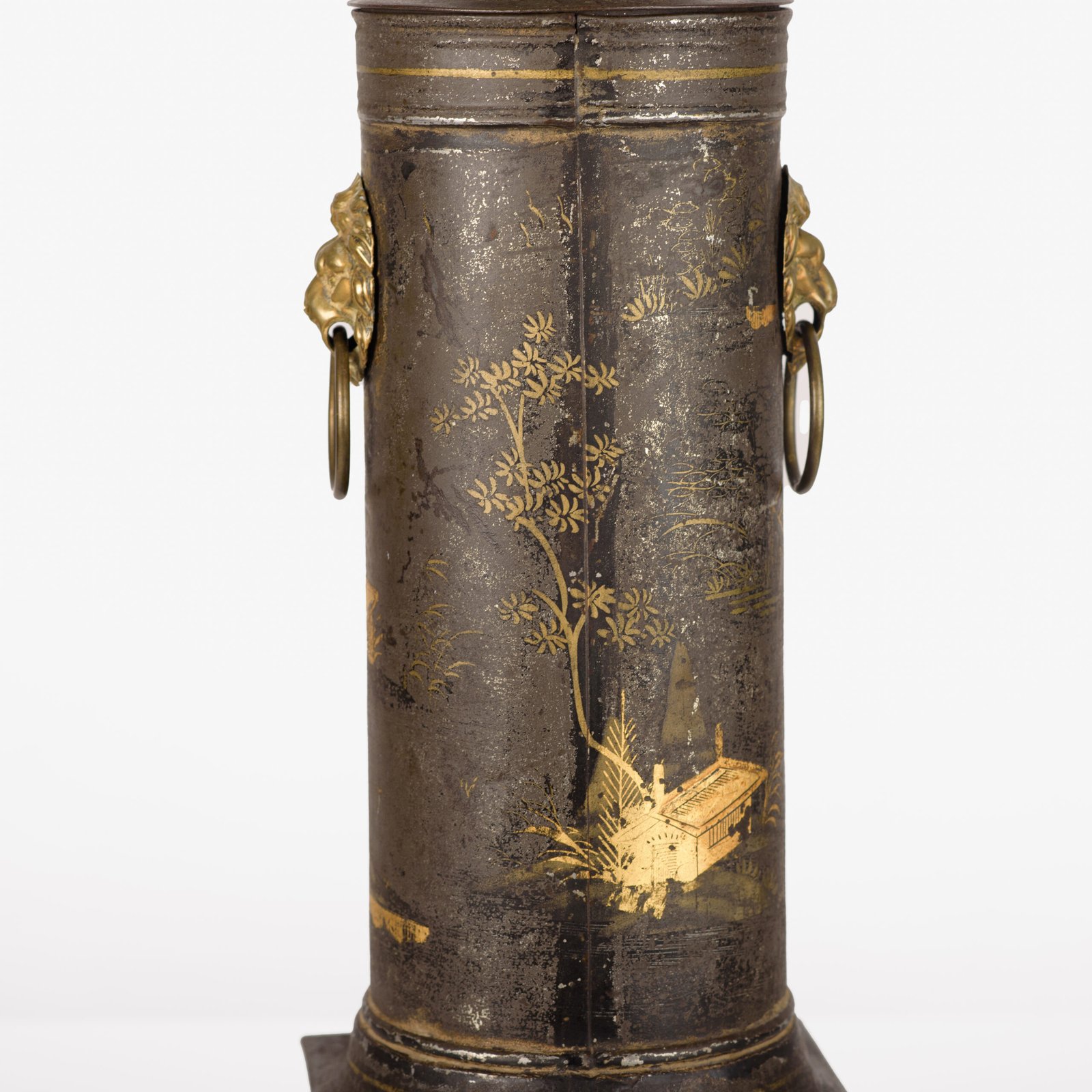 Hot water tower, Regency, Chinoiserie, 19th century Rare Regency hot water tower, Chinoiserie. Cylindrical alloy body on trapezoidal base housing the coal drawer, raised on four legs, brass faucet and lion-headed ring-shaped side handles. Painting with chinoiserie motifs.