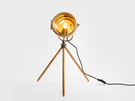 Summa Tripod Light 1910 created by Art&Fact Spotlight, Floor lamp “Summa, Levallois-Perret” 1910 Introducing an extraordinary floor lamp created by Art&Fact, featuring a vintage “Summa, Levallois-Perret” headlight from the French automotive world.