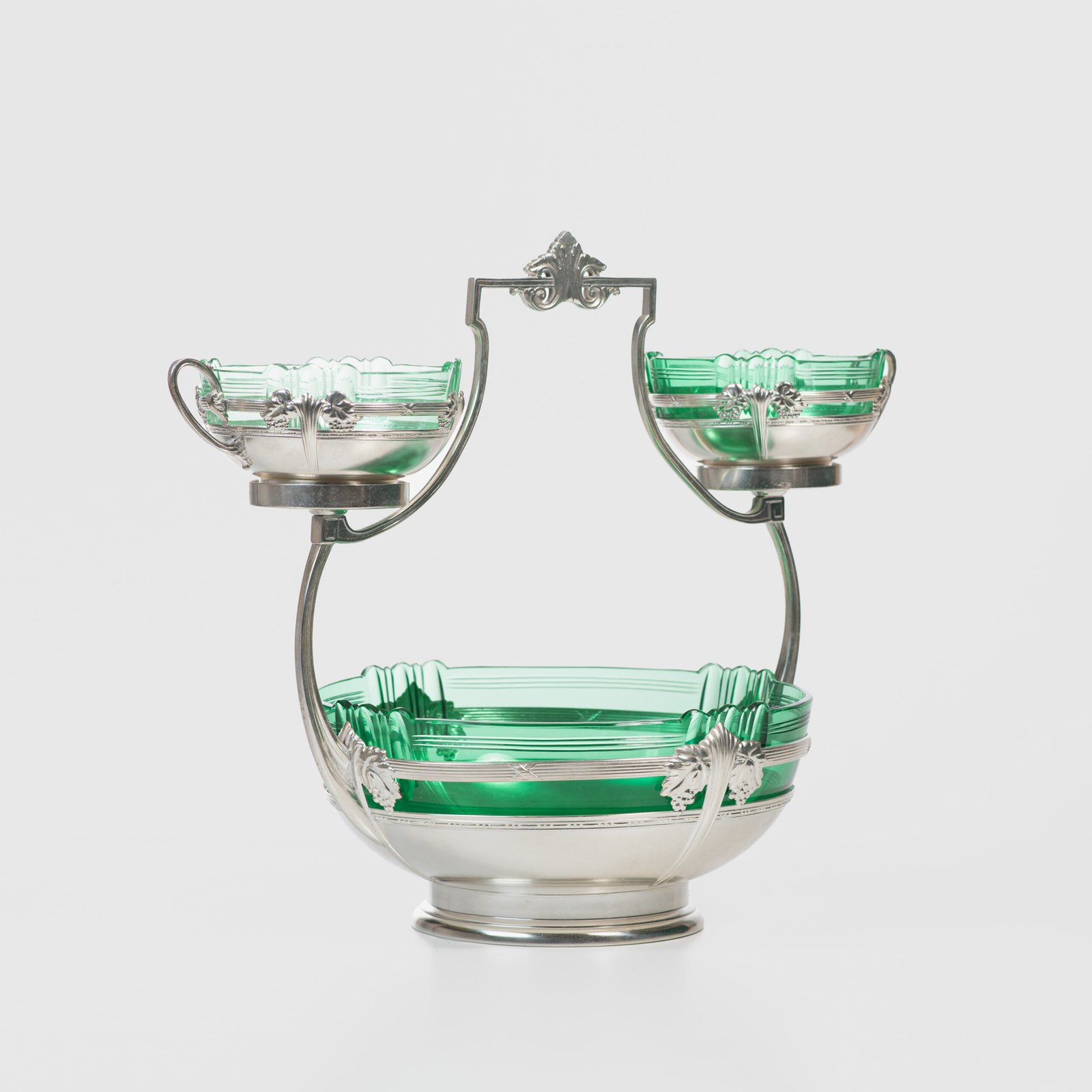 Exquisite WMF Art Nouveau Fruit Basket - Silver Plated Brass and Green Glass 1900's Discover a true gem of Art Nouveau design with this stunning WMF fruit basket, made in Germany between 1900 and 1910.