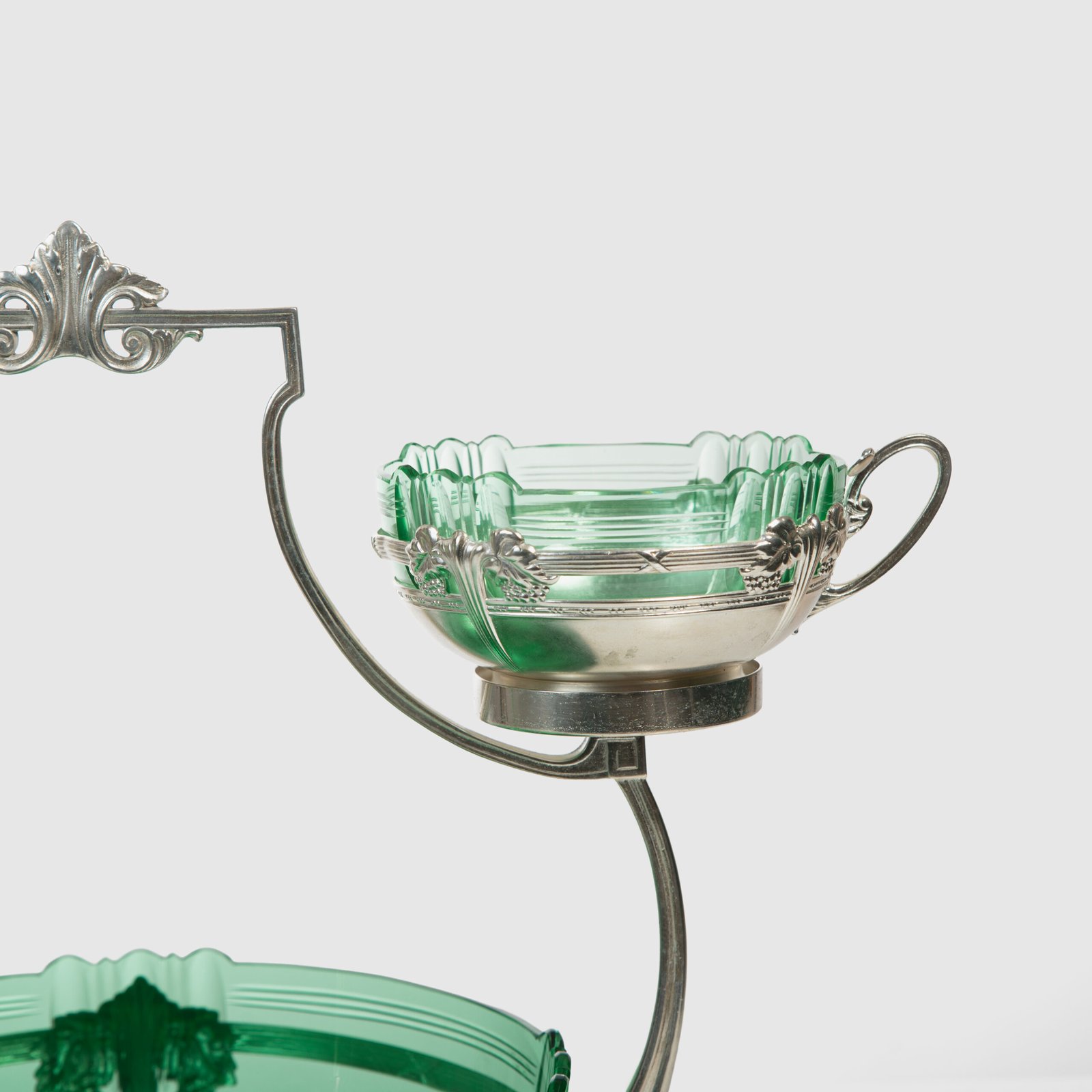 Exquisite WMF Art Nouveau Fruit Basket - Silver Plated Brass and Green Glass 1900's Discover a true gem of Art Nouveau design with this stunning WMF fruit basket, made in Germany between 1900 and 1910.