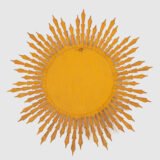 Portuguese Sunburst mirror in gilded carved wood, 1930's. We are pleased to present a splendid Portuguese vintage gilded carved wood sunburst mirror, a unique piece that exudes elegance and sophistication.