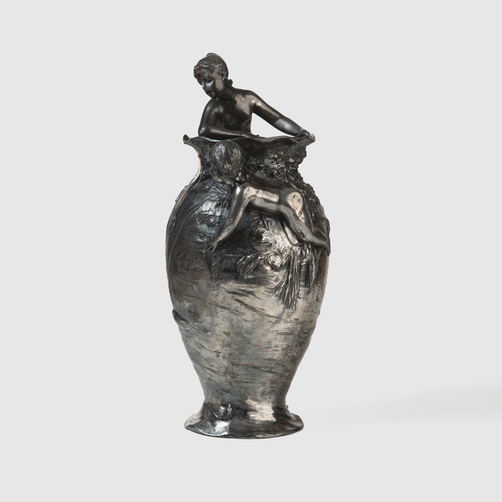 WMF Silver Plated Art Nouveau Vase with Two Tailed Mermaid and Child - circa 1905 Discover this stunning piece of decorative art from the renowned German firm WMF (Württembergische Metallwarenfabrik), a true gem from the Art Nouveau period , circa 1905.