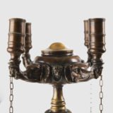 Italian bronze oil lamp of the 19th century - Empire style, unique piece. Antique bronze oil lamp, made in Italy during the 19th century. This unique piece stands out for its exquisite eclectic ornamentation, combining elements of the Empire, Neoclassical and Renaissance styles.