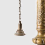 Italian bronze oil lamp of the 19th century - Empire style, unique piece. Antique bronze oil lamp, made in Italy during the 19th century. This unique piece stands out for its exquisite eclectic ornamentation, combining elements of the Empire, Neoclassical and Renaissance styles.