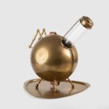 Art Deco style spherical thermos, made of brass and Pyrex glass, 1930's Let yourself enjoy the timeless elegance of this exceptional spherical thermos, a true collector's item of Swedish Art Deco design from the 1930's, a jewel of vintage design.