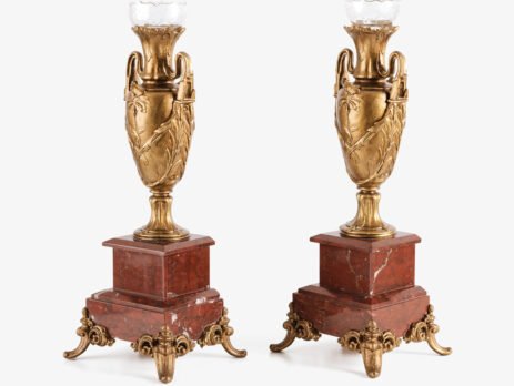 Antique French vases, Louis Philippe style, XIX century Elegant pair of Louis Philippe style floral vases, created in France in the mid-19th century.