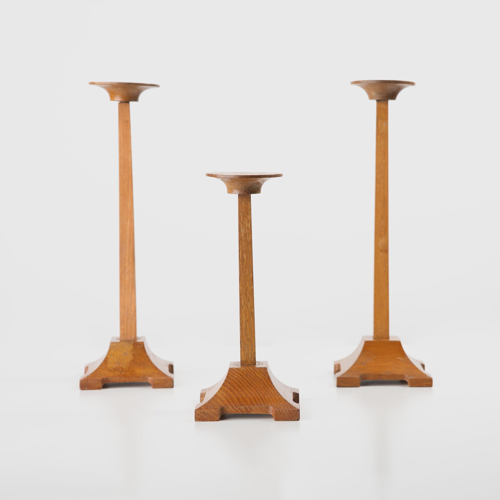 Siegel Paris Art Deco Displays - 1930's We present a set of Art Deco display stands, manufactured in France during the 1930's. These displays, with their minimalist design and geometric shapes, are a testimony to the Art Deco period. 