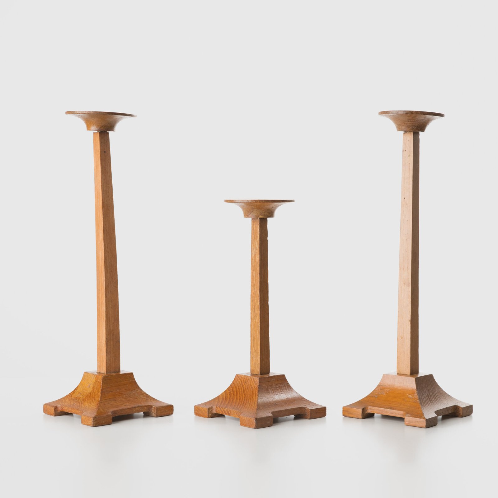 Siegel Paris Art Deco Displays - 1930's We present a set of Art Deco display stands, manufactured in France during the 1930's. These displays, with their minimalist design and geometric shapes, are a testimony to the Art Deco period. 