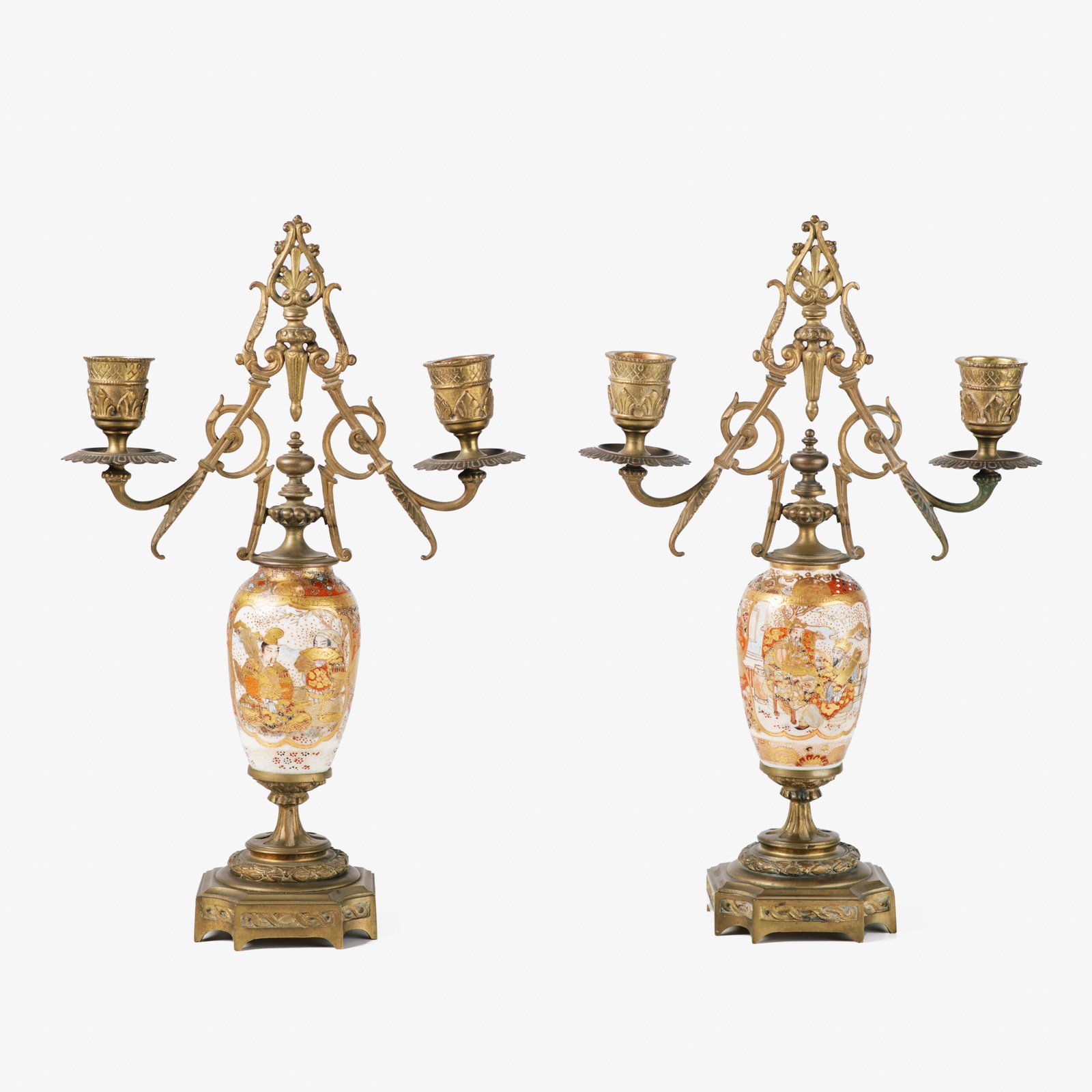 Elegant Japanese Satsuma candlesticks, Golden Brass, (Meiji 1868-1912) Pair of antique Japanese Satsuma ceramic candlesticks, with gilt brass frame, made in Japan for export during the Meiji period (1868-1912).