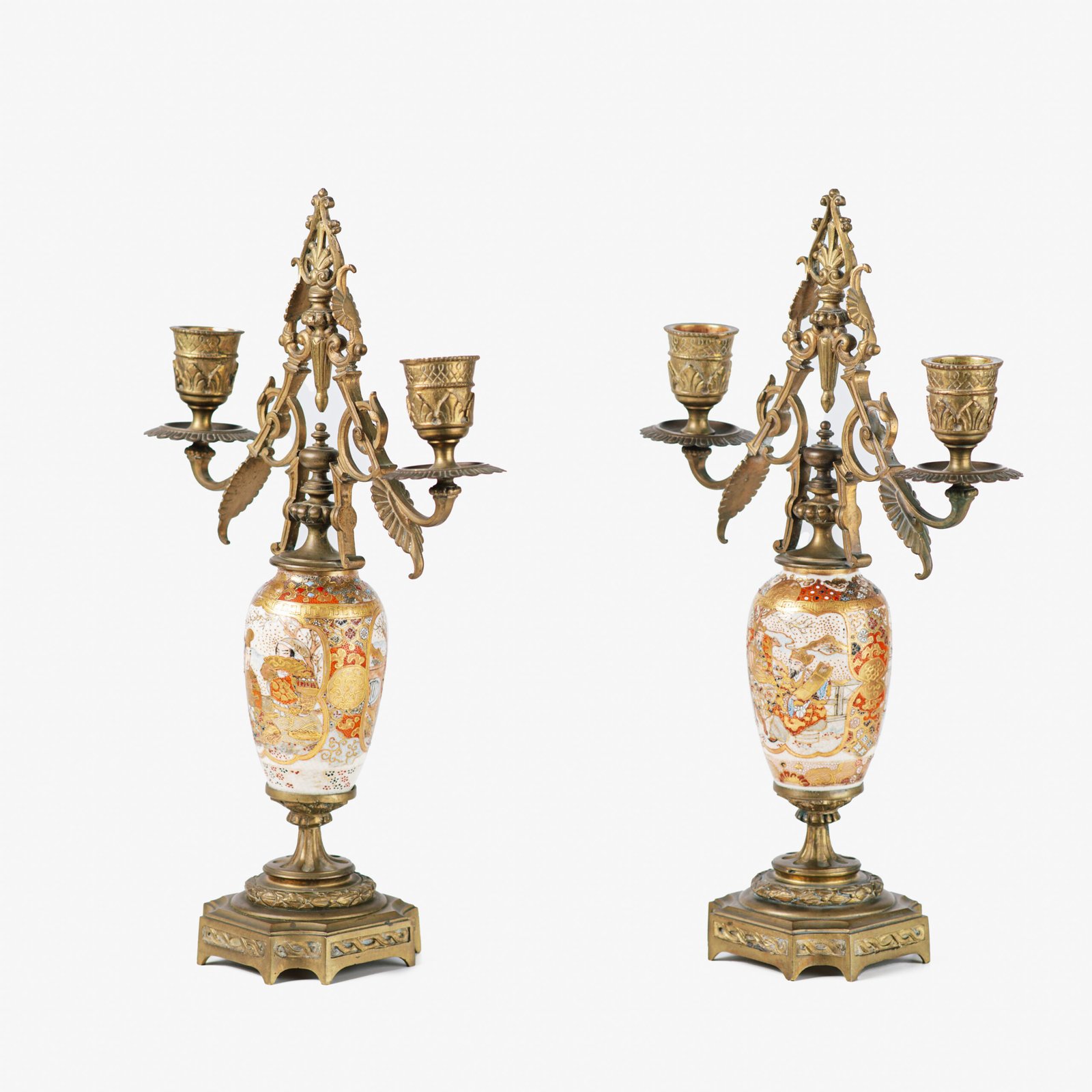 Elegant Japanese Satsuma candlesticks, Golden Brass, (Meiji 1868-1912) Pair of antique Japanese Satsuma ceramic candlesticks, with gilt brass frame, made in Japan for export during the Meiji period (1868-1912).