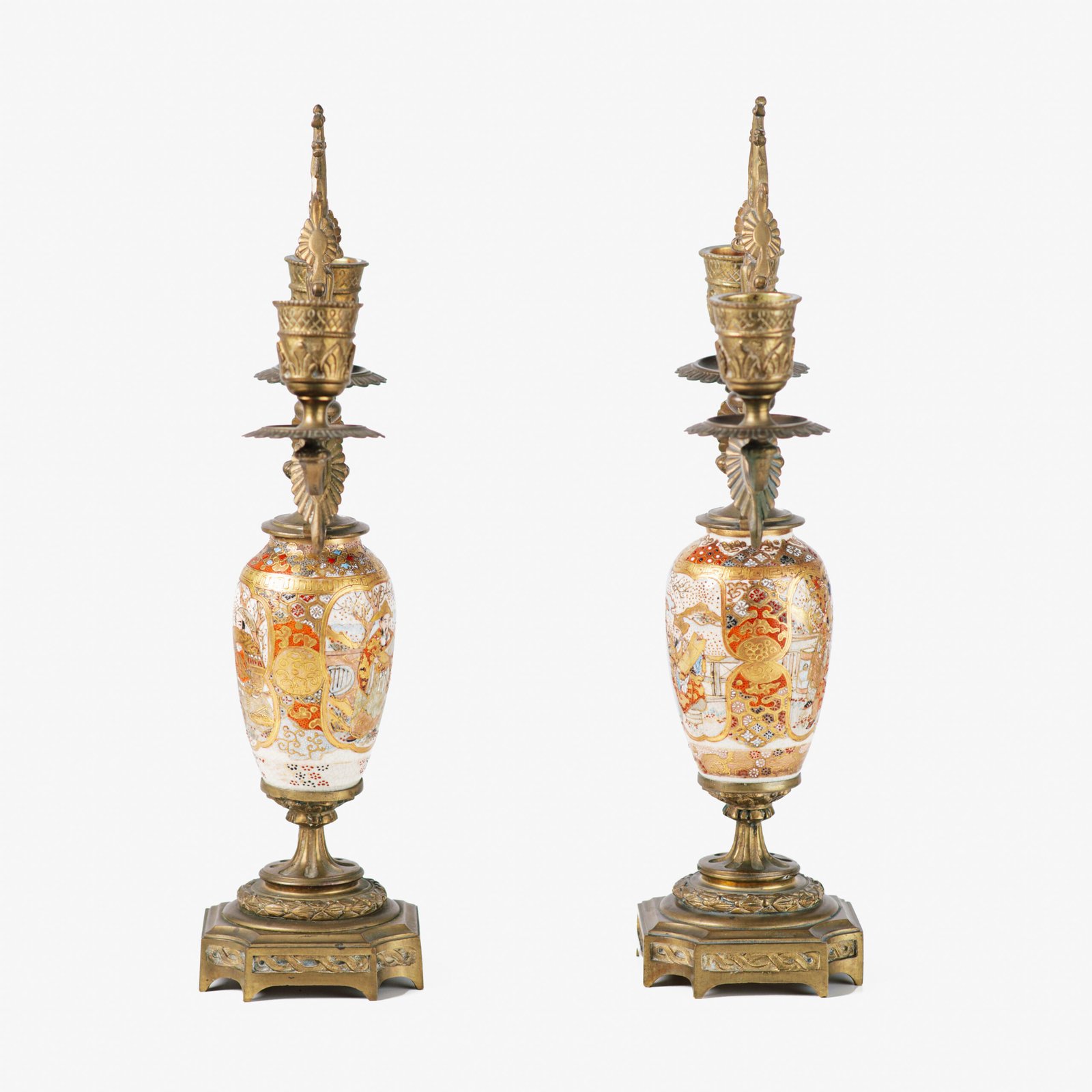 Elegant Japanese Satsuma candlesticks, Golden Brass, (Meiji 1868-1912) Pair of antique Japanese Satsuma ceramic candlesticks, with gilt brass frame, made in Japan for export during the Meiji period (1868-1912).