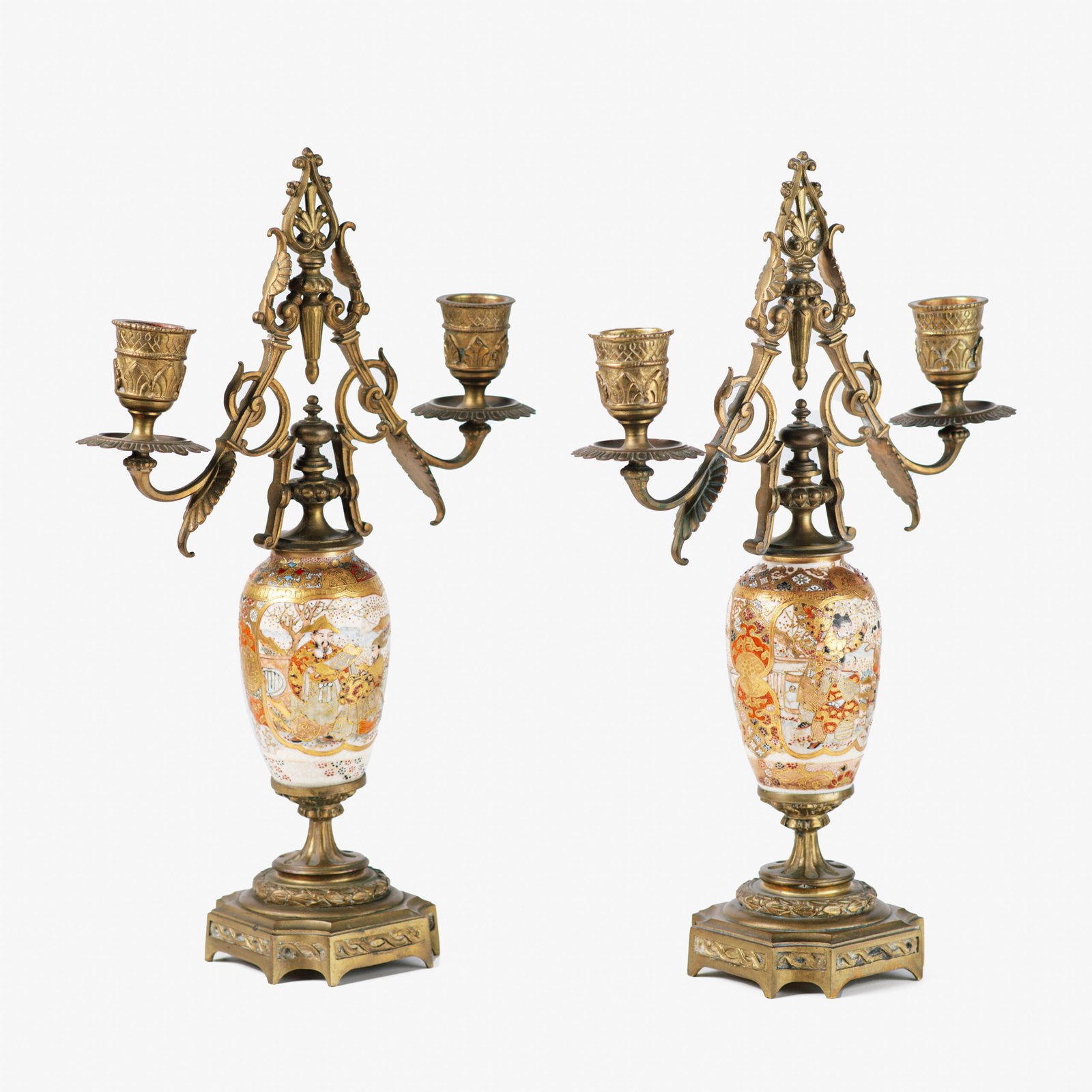 Elegant Japanese Satsuma candlesticks, Golden Brass, (Meiji 1868-1912) Pair of antique Japanese Satsuma ceramic candlesticks, with gilt brass frame, made in Japan for export during the Meiji period (1868-1912).