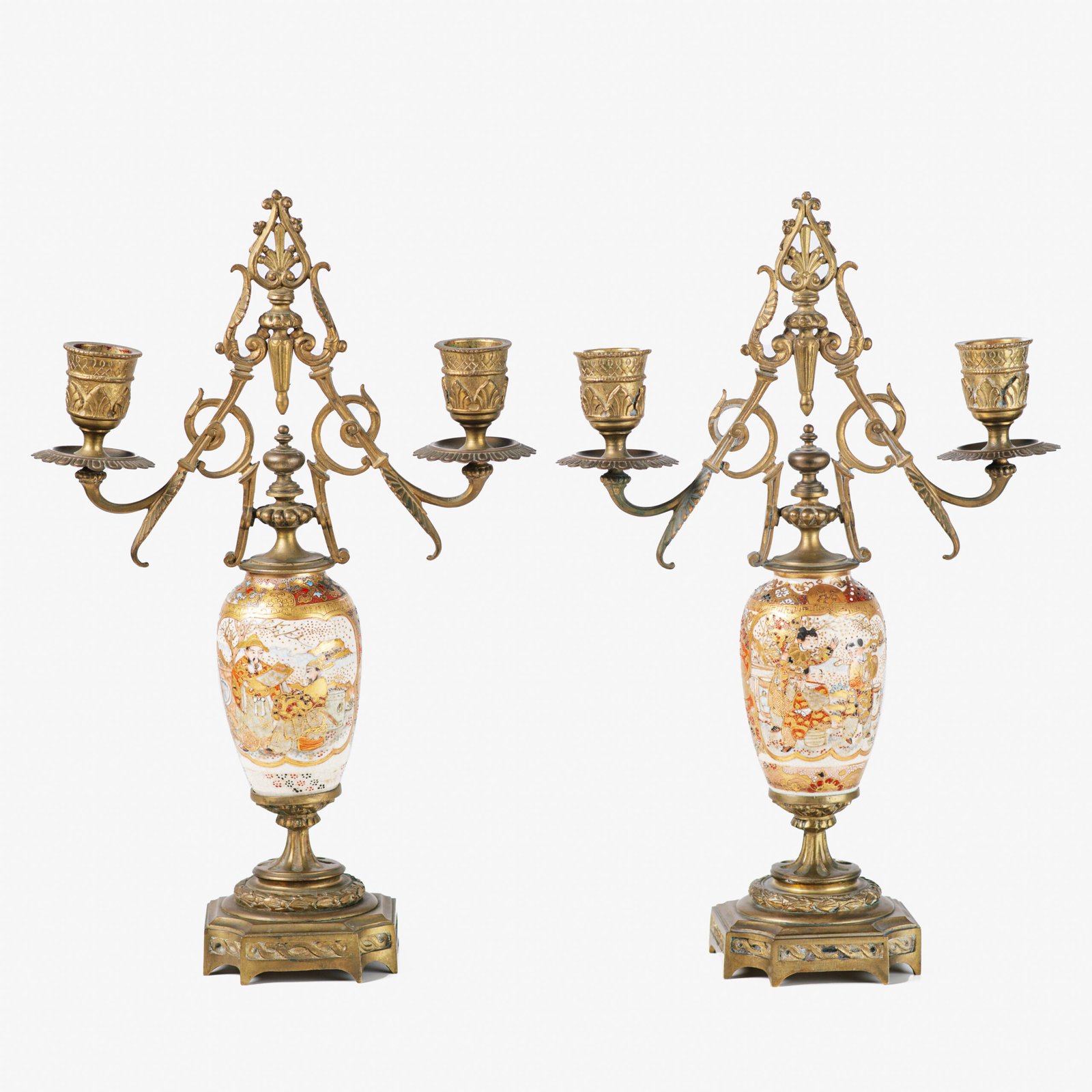 Elegant Japanese Satsuma candlesticks, Golden Brass, (Meiji 1868-1912) Pair of antique Japanese Satsuma ceramic candlesticks, with gilt brass frame, made in Japan for export during the Meiji period (1868-1912).