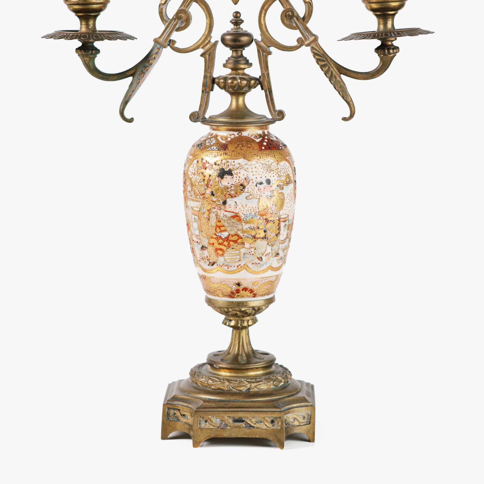 Elegant Japanese Satsuma candlesticks, Golden Brass, (Meiji 1868-1912) Pair of antique Japanese Satsuma ceramic candlesticks, with gilt brass frame, made in Japan for export during the Meiji period (1868-1912).