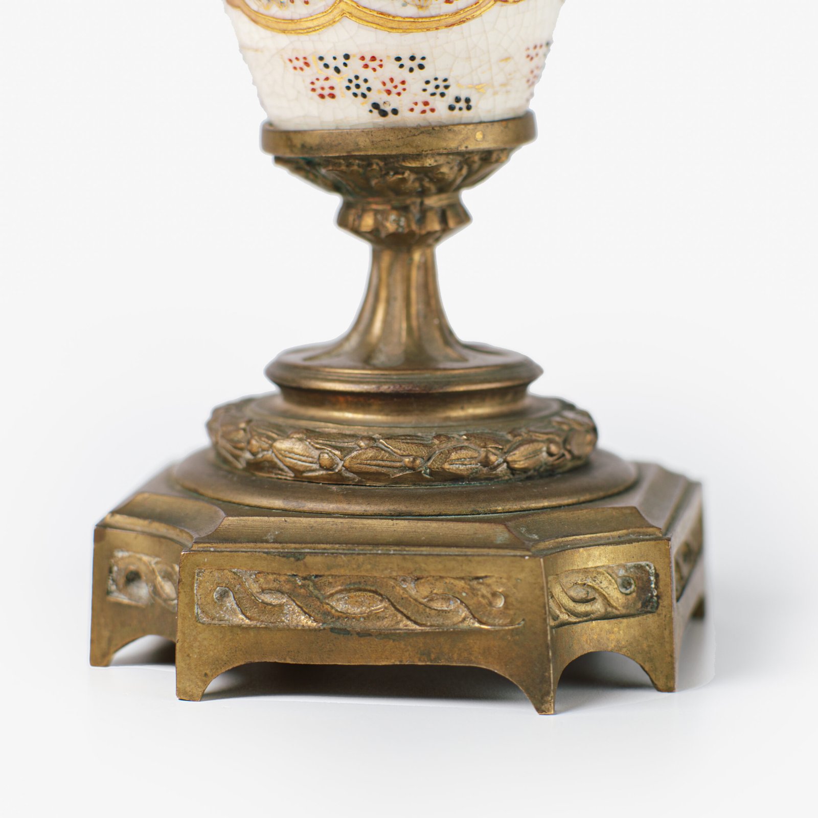 Elegant Japanese Satsuma candlesticks, Golden Brass, (Meiji 1868-1912) Pair of antique Japanese Satsuma ceramic candlesticks, with gilt brass frame, made in Japan for export during the Meiji period (1868-1912).