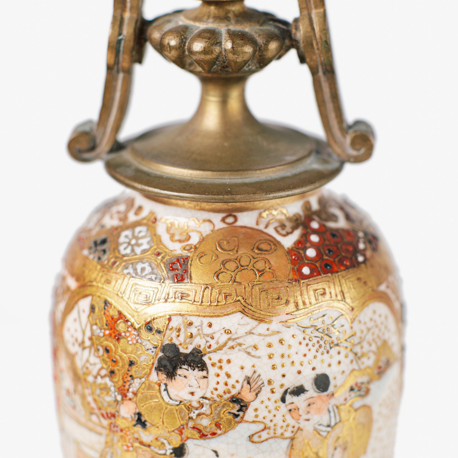 Elegant Japanese Satsuma candlesticks, Golden Brass, (Meiji 1868-1912) Pair of antique Japanese Satsuma ceramic candlesticks, with gilt brass frame, made in Japan for export during the Meiji period (1868-1912).