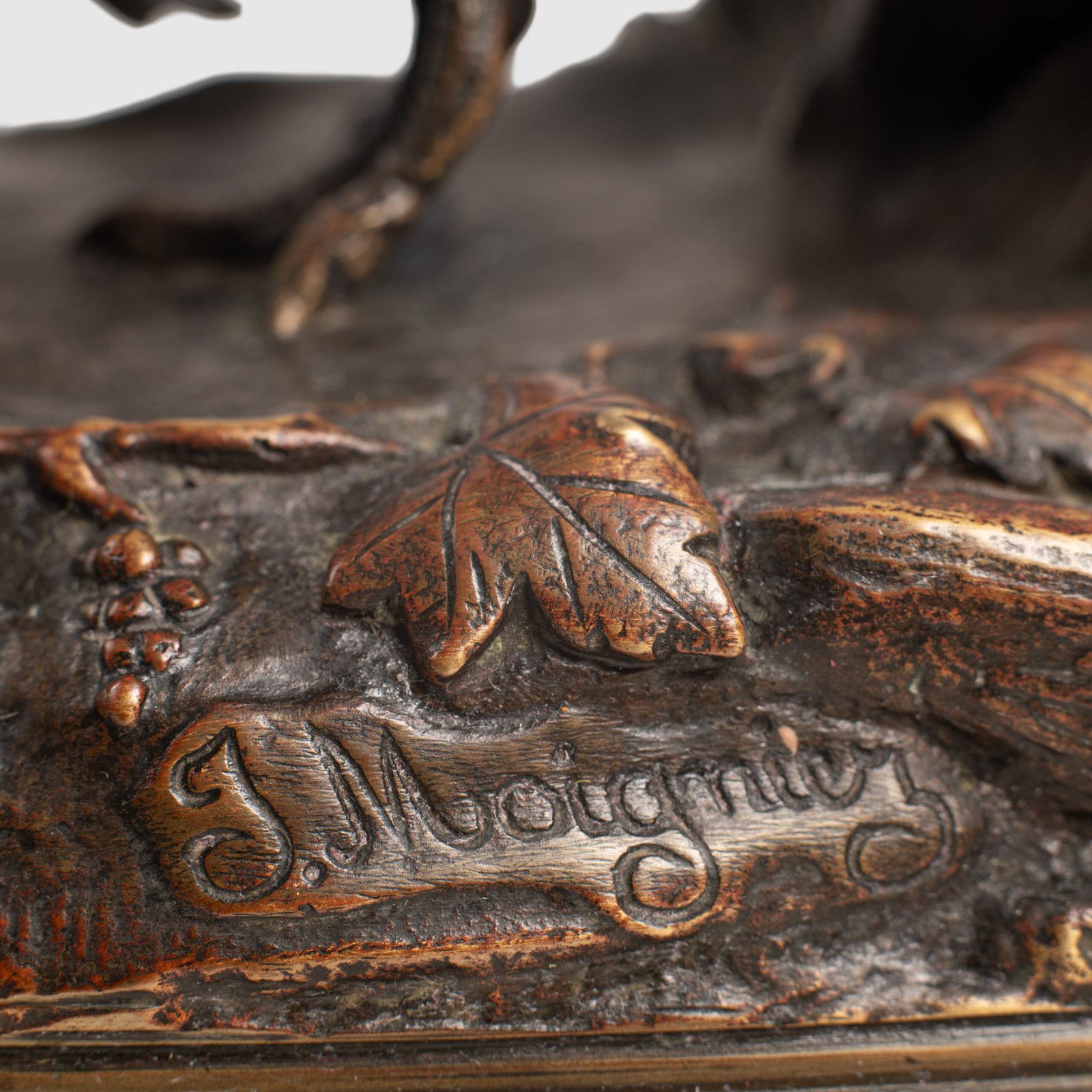 Bronze Sculpture “Pheasant” by Jules Moigniez, 19th Century - Signed & Exquisite Discover timeless elegance and artistic mastery with this exquisite 19th century bronze sculpture, created by renowned French artist Jules Moigniez.