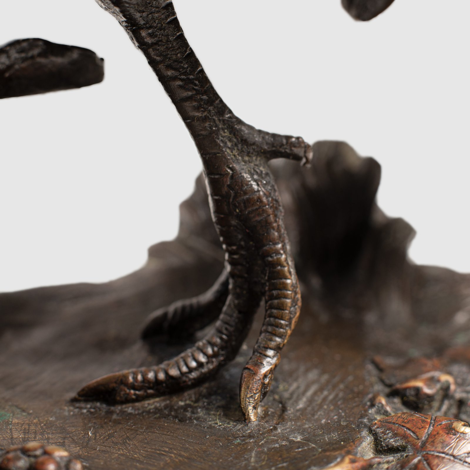 Bronze Sculpture “Pheasant” by Jules Moigniez, 19th Century - Signed & Exquisite Discover timeless elegance and artistic mastery with this exquisite 19th century bronze sculpture, created by renowned French artist Jules Moigniez.