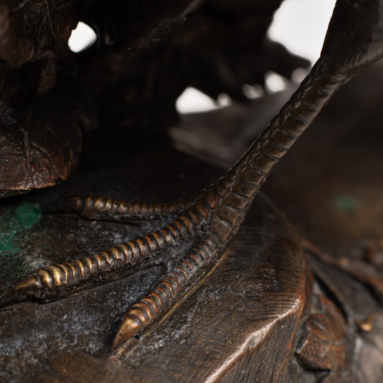 Bronze Sculpture “Pheasant” by Jules Moigniez, 19th Century - Signed & Exquisite Discover timeless elegance and artistic mastery with this exquisite 19th century bronze sculpture, created by renowned French artist Jules Moigniez.