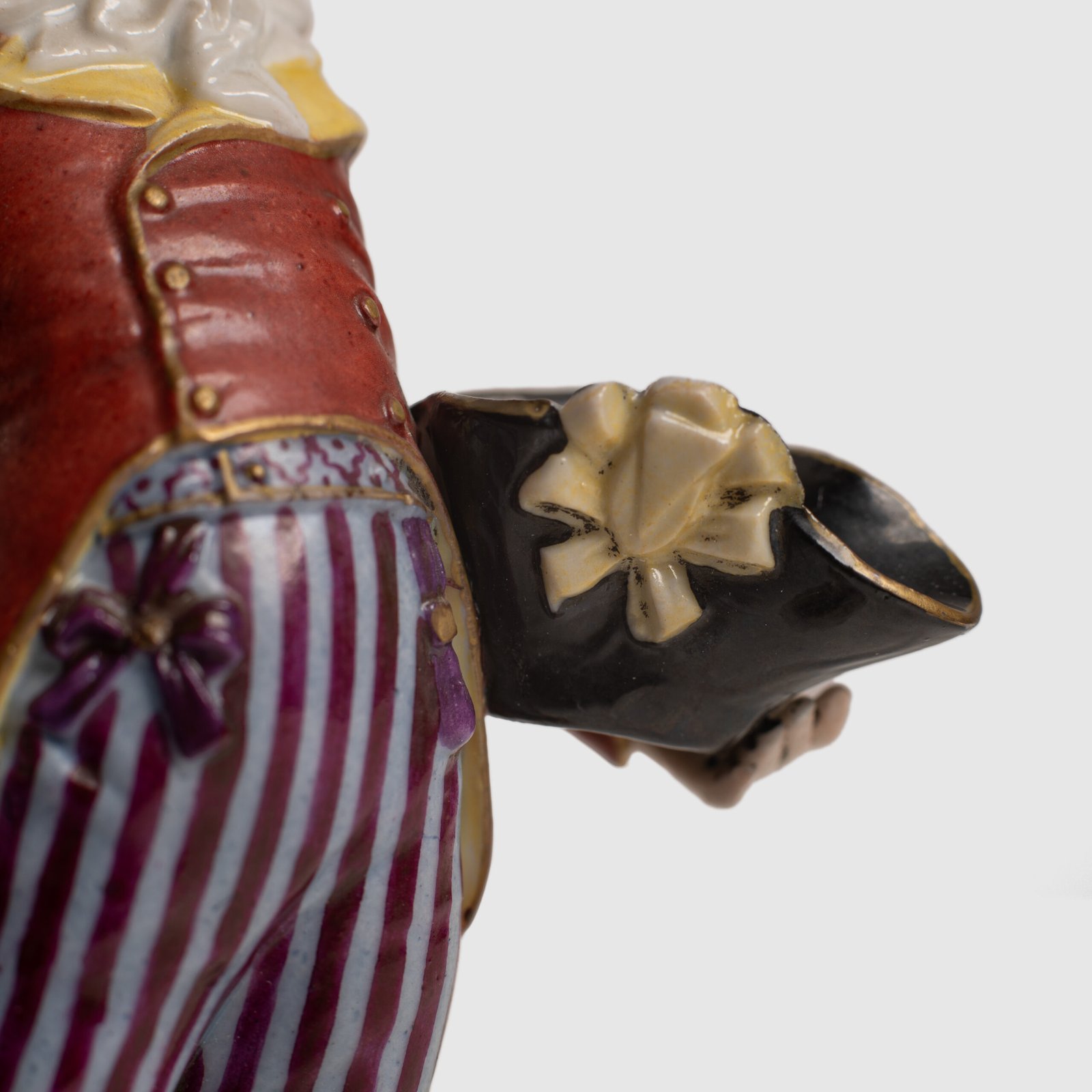 Antique Porcelain Figure “Danseurs de Bal” of Frankenthal by Carl Theodor, 18th Century We present a splendid 18th century porcelain figurine, depicting a dancing couple, the work of renowned artist Carl Theodor. Originating from the prestigious Frankenthal manufactory in Germany