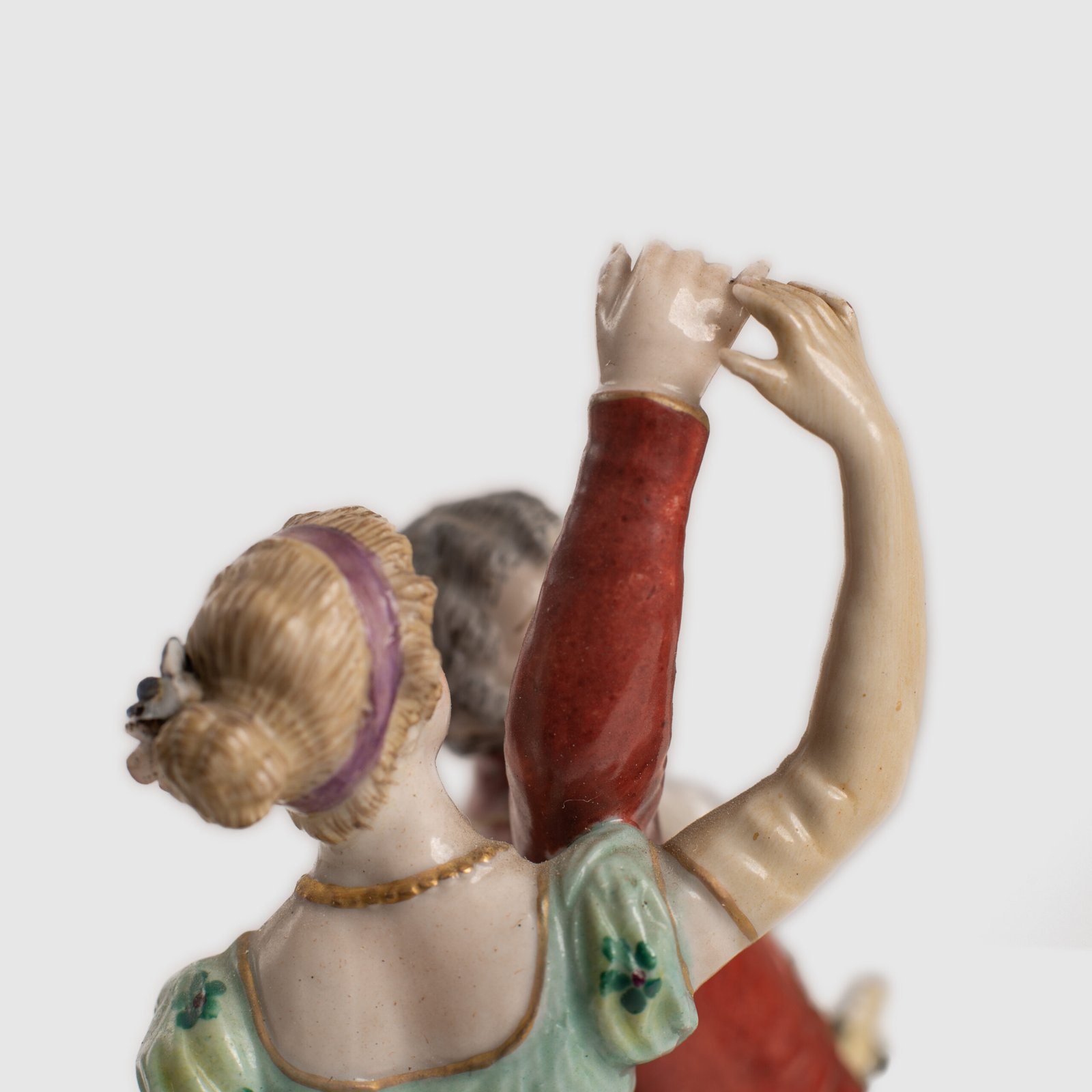 Antique Porcelain Figure “Danseurs de Bal” of Frankenthal by Carl Theodor, 18th Century We present a splendid 18th century porcelain figurine, depicting a dancing couple, the work of renowned artist Carl Theodor. Originating from the prestigious Frankenthal manufactory in Germany