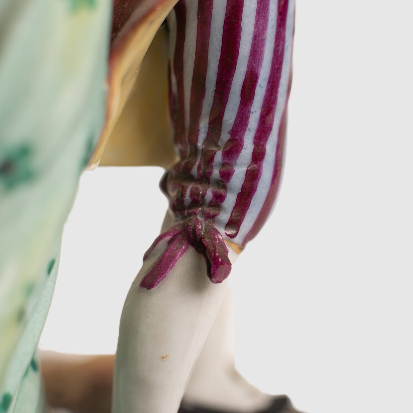 Antique Porcelain Figure “Danseurs de Bal” of Frankenthal by Carl Theodor, 18th Century We present a splendid 18th century porcelain figurine, depicting a dancing couple, the work of renowned artist Carl Theodor. Originating from the prestigious Frankenthal manufactory in Germany