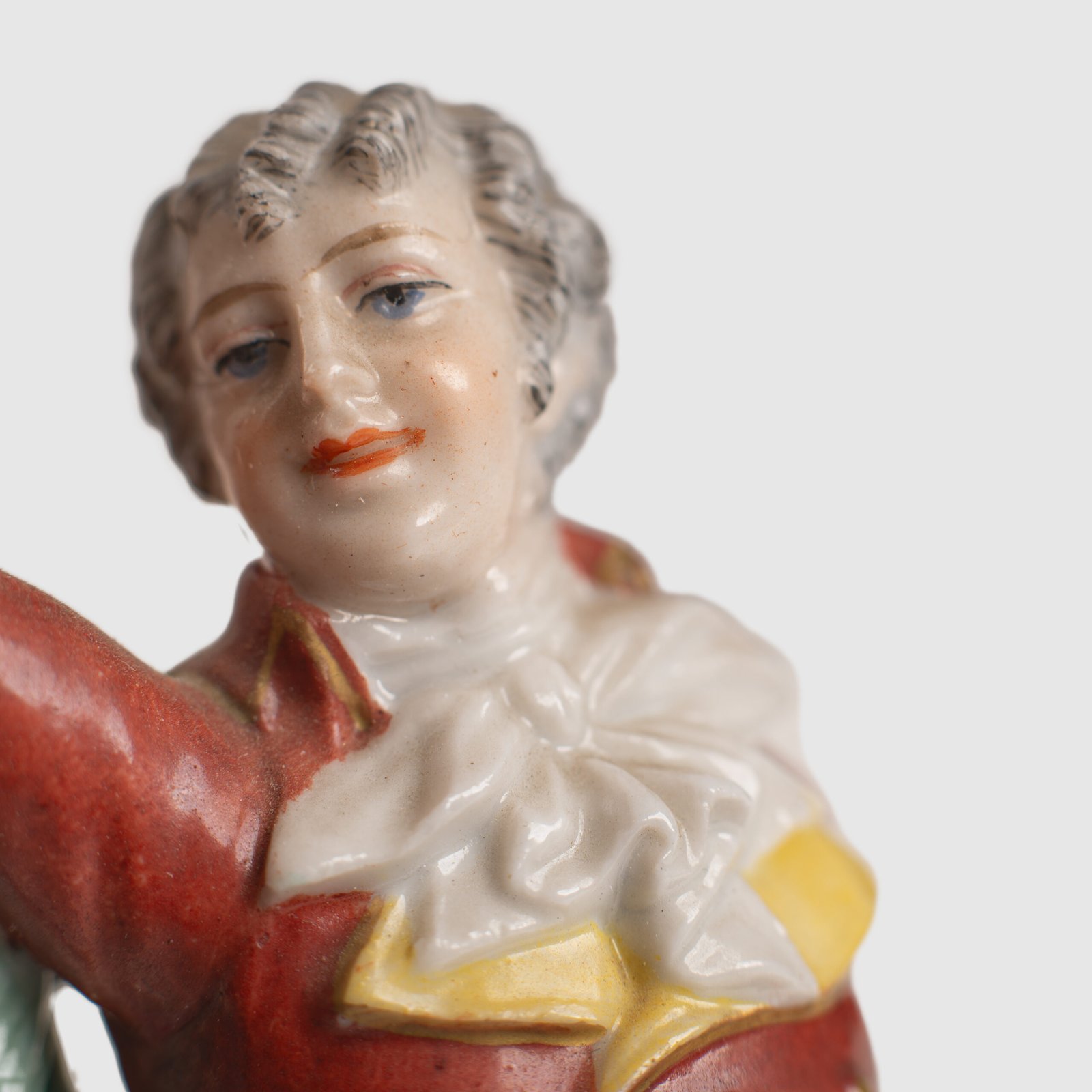 Antique Porcelain Figure “Danseurs de Bal” of Frankenthal by Carl Theodor, 18th Century We present a splendid 18th century porcelain figurine, depicting a dancing couple, the work of renowned artist Carl Theodor. Originating from the prestigious Frankenthal manufactory in Germany