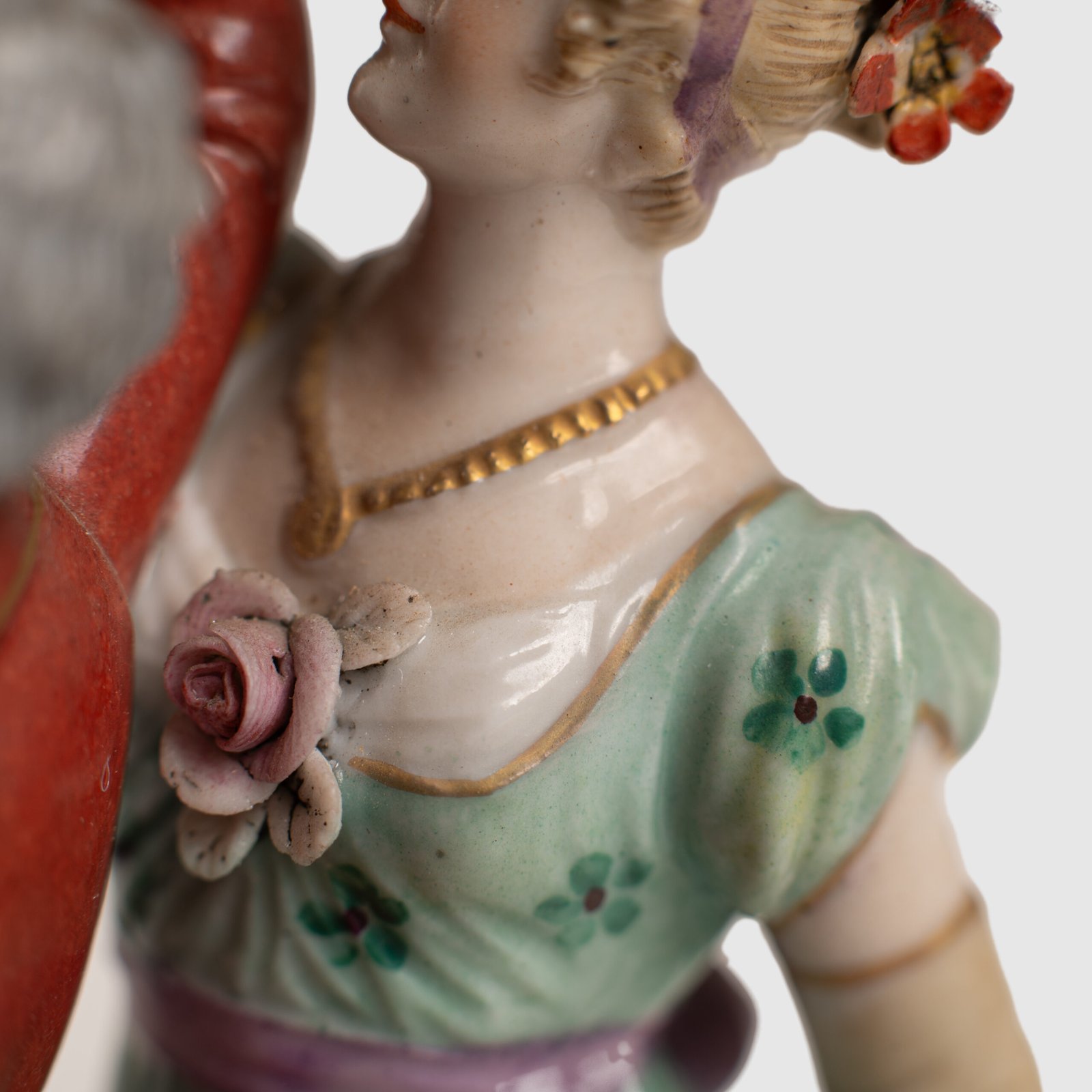 Antique Porcelain Figure “Danseurs de Bal” of Frankenthal by Carl Theodor, 18th Century We present a splendid 18th century porcelain figurine, depicting a dancing couple, the work of renowned artist Carl Theodor. Originating from the prestigious Frankenthal manufactory in Germany