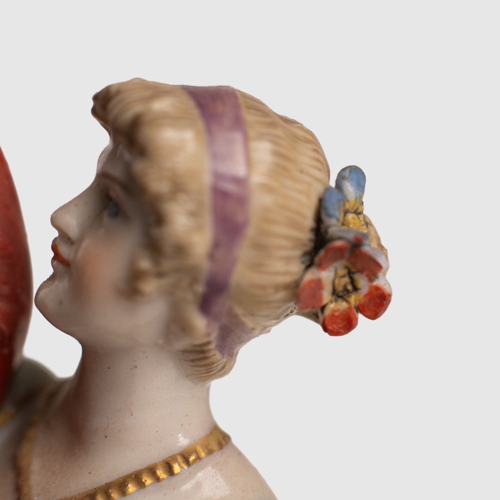 Antique Porcelain Figure “Danseurs de Bal” of Frankenthal by Carl Theodor, 18th Century We present a splendid 18th century porcelain figurine, depicting a dancing couple, the work of renowned artist Carl Theodor. Originating from the prestigious Frankenthal manufactory in Germany