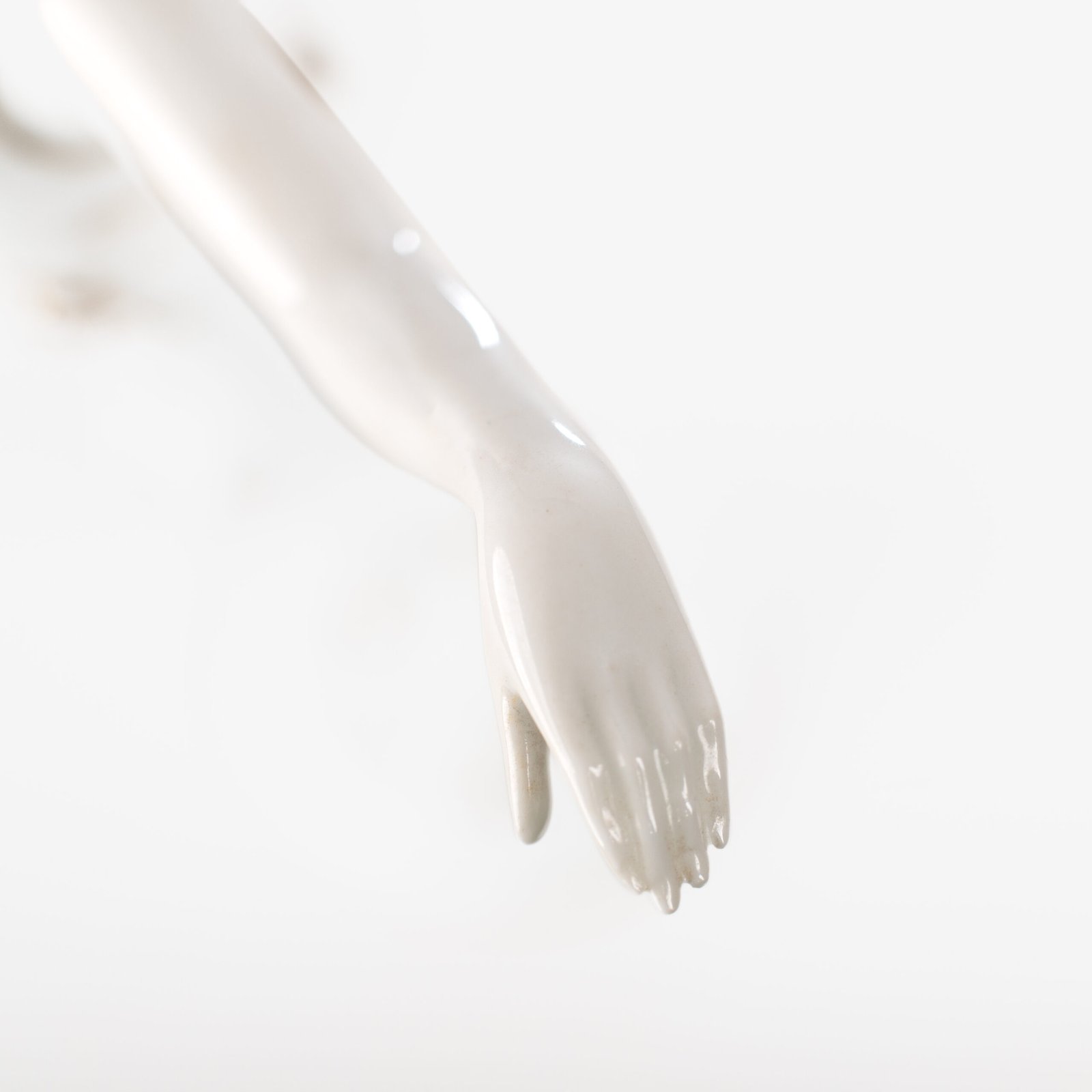 Art Deco Porcelain Figurine by D. Charol for Rosenthal, Germany c.1925 An exceptional Art Deco porcelain figurine, designed by celebrated sculptor Dorothea Charol and produced by Rosenthal in Bavaria around 1925. Known for her refined, modernist interpretations of the female form, Charol created some of Rosenthal’s most iconic Art Deco figures.