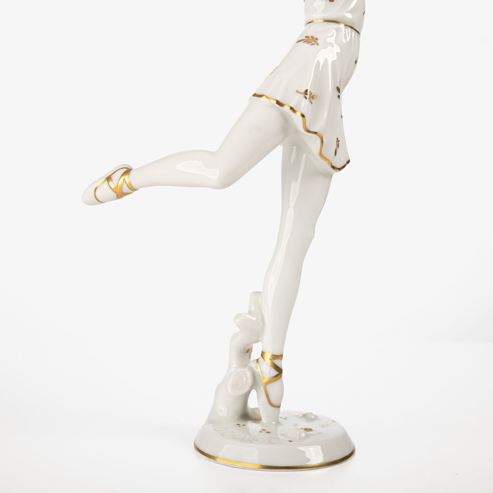 Art Deco Porcelain Figurine by D. Charol for Rosenthal, Germany c.1925 An exceptional Art Deco porcelain figurine, designed by celebrated sculptor Dorothea Charol and produced by Rosenthal in Bavaria around 1925. Known for her refined, modernist interpretations of the female form, Charol created some of Rosenthal’s most iconic Art Deco figures.