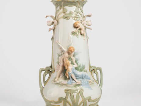 Antique German Art Nouveau Porcelain Vase by Karl Ens – Cupid and Maiden – Hand Painted, ca. 1900 This exceptional German Art Nouveau porcelain vase was crafted by Karl Ens Porzellanmanufaktur in the early 20th century, around 1900–1910. An exquisite example of Jugendstil decorative art. Dimensions: • Height: 15.7 in • Diameter: 9 in