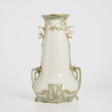 Antique German Art Nouveau Porcelain Vase by Karl Ens – Cupid and Maiden – Hand Painted, ca. 1900 This exceptional German Art Nouveau porcelain vase was crafted by Karl Ens Porzellanmanufaktur in the early 20th century, around 1900–1910. An exquisite example of Jugendstil decorative art. Dimensions: • Height: 15.7 in • Diameter: 9.1 in