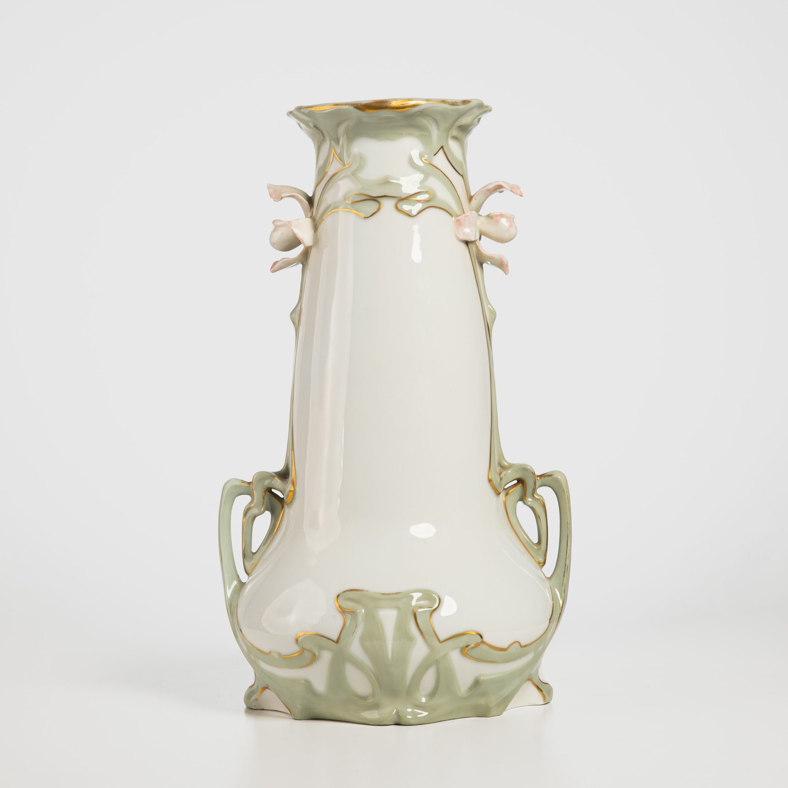Antique German Art Nouveau Porcelain Vase by Karl Ens – Cupid and Maiden – Hand Painted, ca. 1900 This exceptional German Art Nouveau porcelain vase was crafted by Karl Ens Porzellanmanufaktur in the early 20th century, around 1900–1910. An exquisite example of Jugendstil decorative art. Dimensions: • Height: 15.7 in • Diameter: 9.1 in
