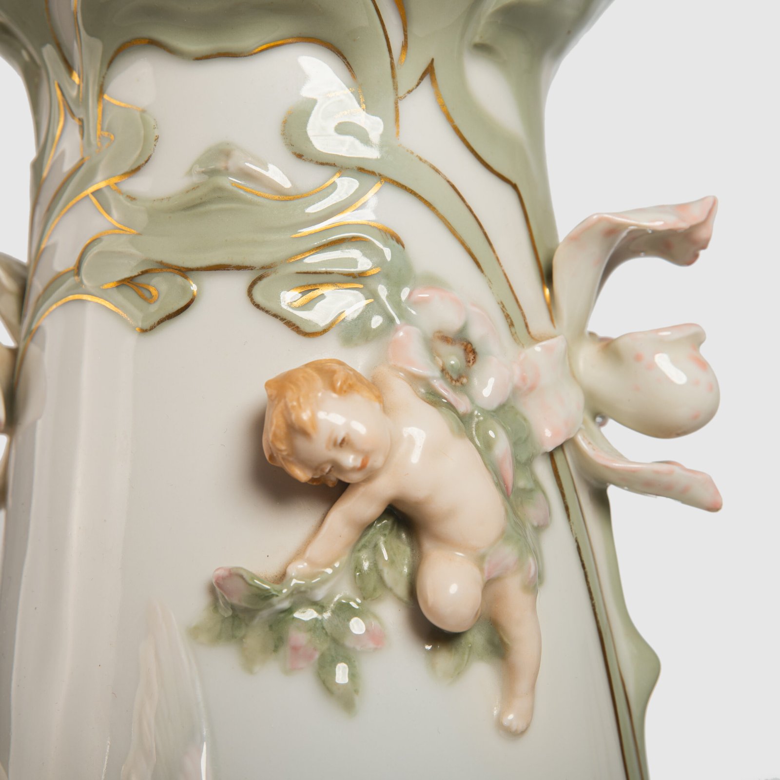 Antique German Art Nouveau Porcelain Vase by Karl Ens – Cupid and Maiden – Hand Painted, ca. 1900 This exceptional German Art Nouveau porcelain vase was crafted by Karl Ens Porzellanmanufaktur in the early 20th century, around 1900–1910. An exquisite example of Jugendstil decorative art. Dimensions: • Height: 15.7 in • Diameter: 9.1 in