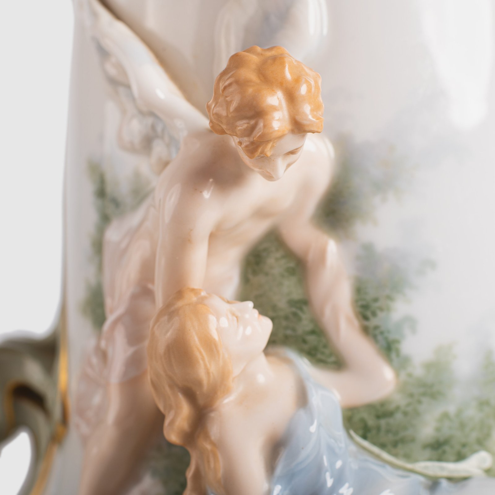 Antique German Art Nouveau Porcelain Vase by Karl Ens – Cupid and Maiden – Hand Painted, ca. 1900 This exceptional German Art Nouveau porcelain vase was crafted by Karl Ens Porzellanmanufaktur in the early 20th century, around 1900–1910. An exquisite example of Jugendstil decorative art. Dimensions: • Height: 15.7 in • Diameter: 9.1 in