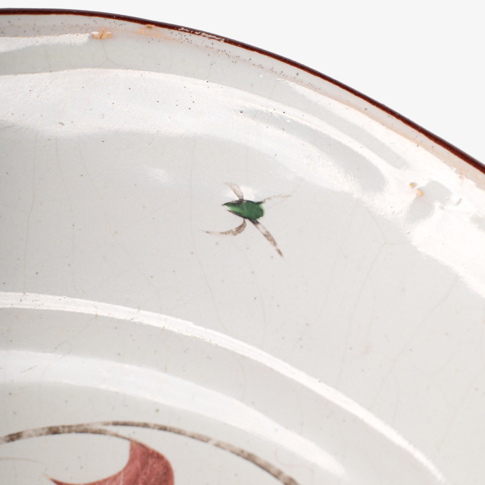 Fine faience dish from Les Islettes, France, 18th century - “chinoiserie” - 10,6 in. Magnificent faïence earthenware dish from the renowned manufacture of Les Islettes, dated to the last quarter of the 18th century.