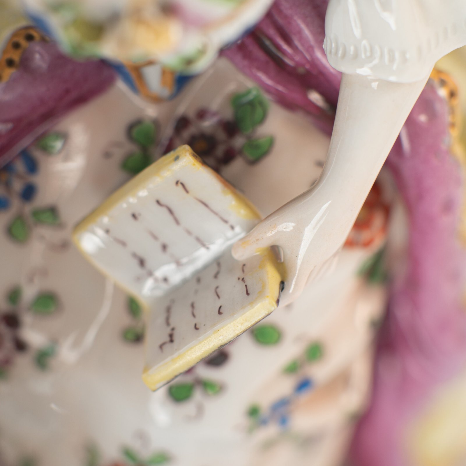 Antique 18th century Ludwigsburg porcelain figurine: Rococo musical couple with mandolin and harp