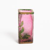 Daum (Nancy) Art Nouveau vase in pink acid-etched (frosted) glass with painted green floral decoration and gold enamel details; signed in gold with the Cross of Lorraine. Dimensions: 4.52 in (11.5 cm) high × 2.16 in (5.5 cm) wide × 2.16 in (5.5 cm) deep. Excellent condition, no chips; representative example of French art-glass production, c. 1900–1920, suitable for collections and interior design projects.