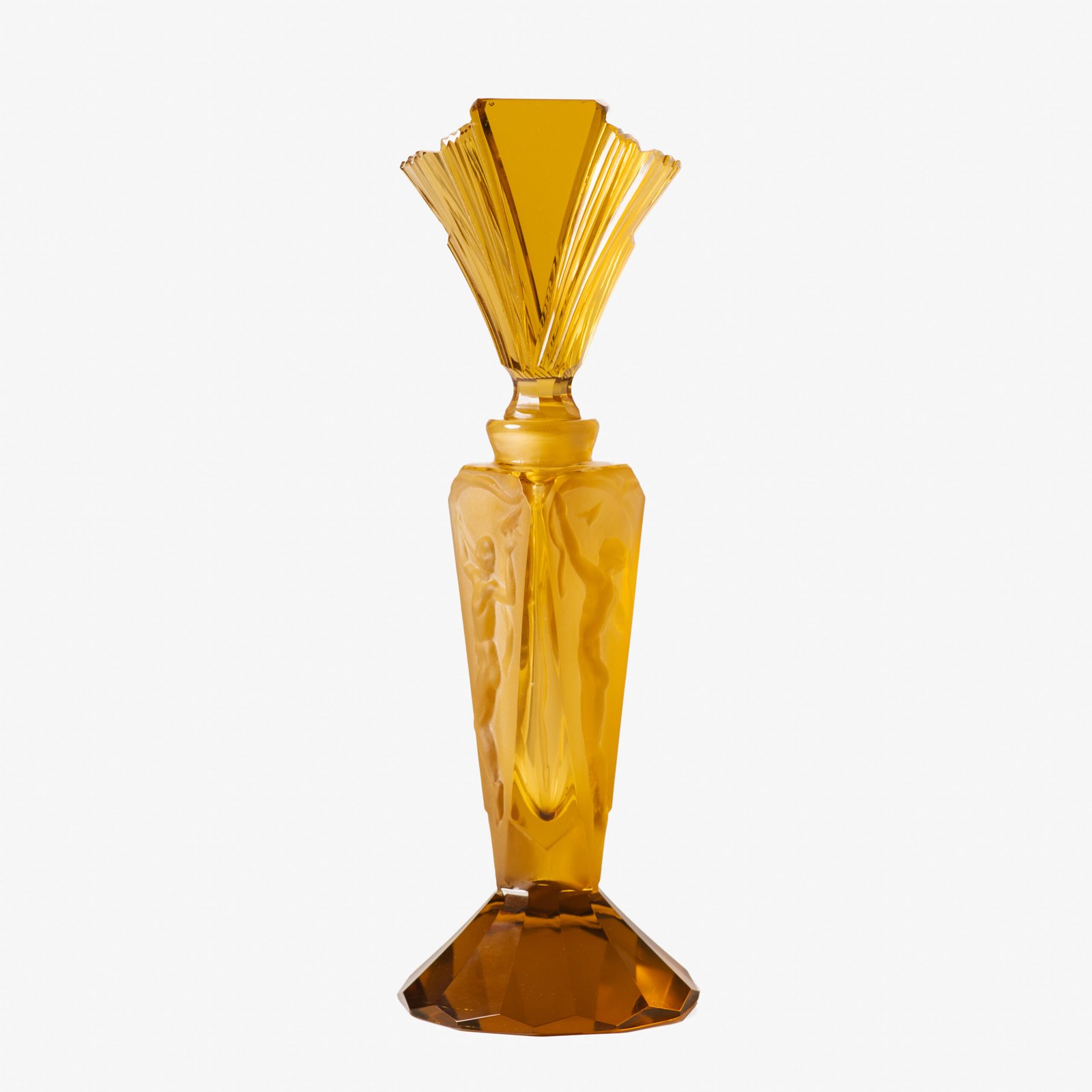 Large German Art Deco perfume bottle in satin-finished pressed amber glass, c. 1930, with figurative relief panels of nude female figures in different poses, faceted geometric base and tall fan-shaped stopper; height 29 cm / 11.42 in, width 9.5 cm / 3.74 in.