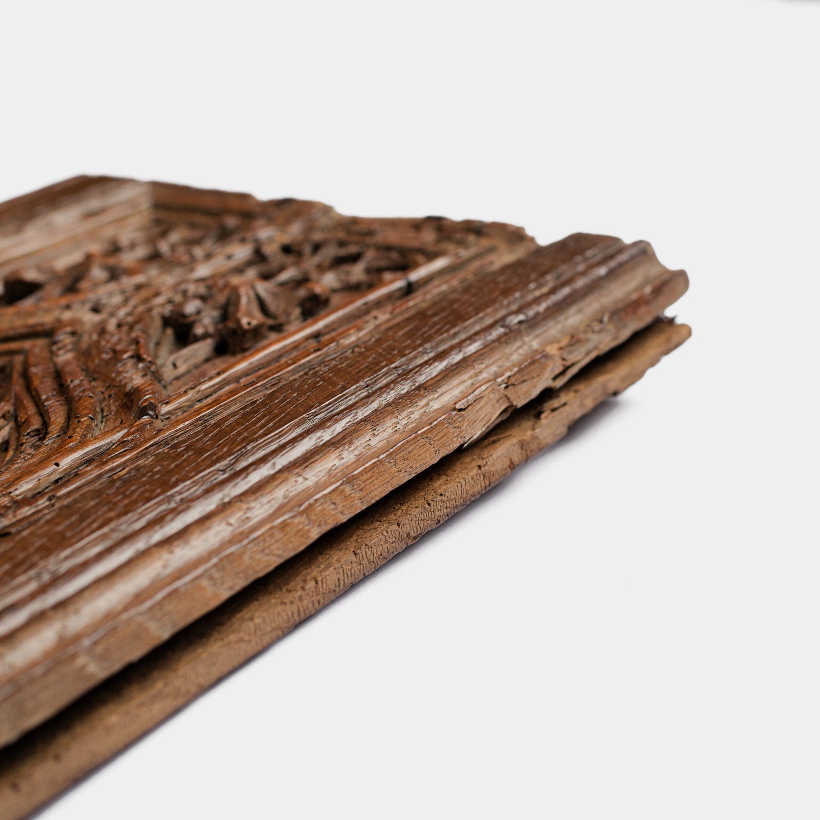 Historic Gothic oak relief with crowned fleur-de-lis arms of Anne de Bretagne, Flamboyant carving c.1495–1510, original patina.