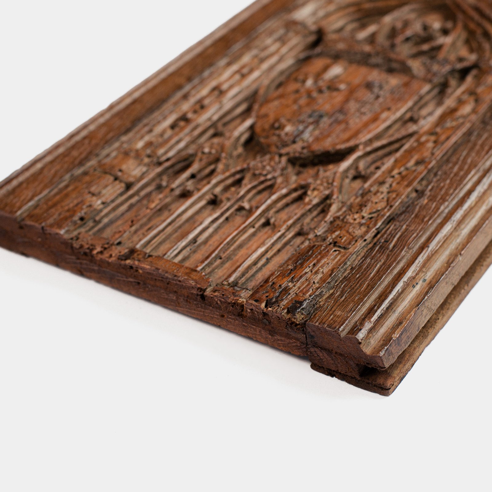Historic Gothic oak relief with crowned fleur-de-lis arms of Anne de Bretagne, Flamboyant carving c.1495–1510, original patina.