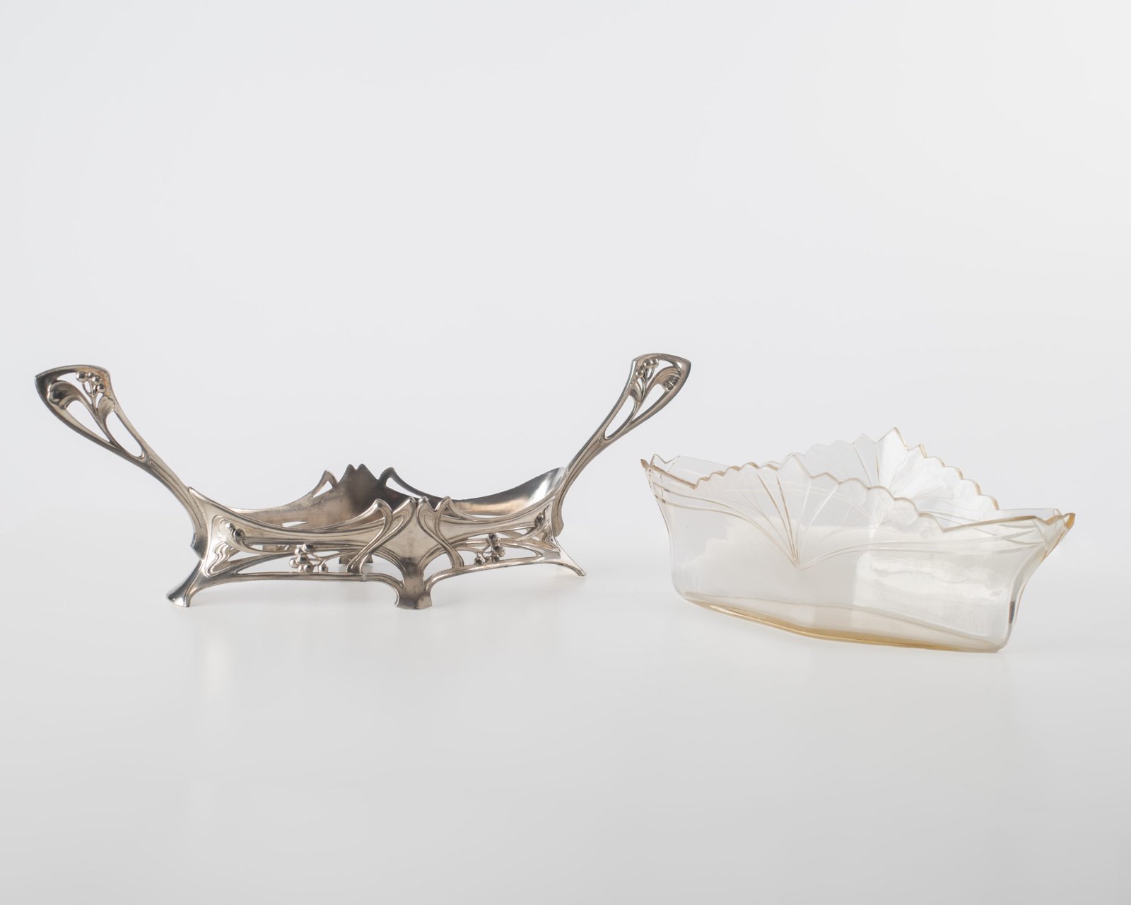 WMF Art Nouveau Centerpiece with silver-plated pewter frame and acid-etched glass bowl